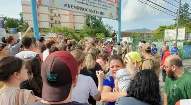 Brasile, uomo attacca asilo nido con accetta: quattro bambini uccisi. L'aggressore si è consegnato