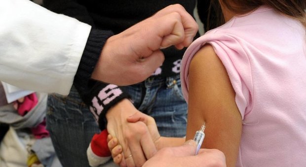 Vaccini, incontro Stato-Regioni, Lorenzin: «Partire subito, ma le sanzioni possono essere modificate». Il Veneto ricorre