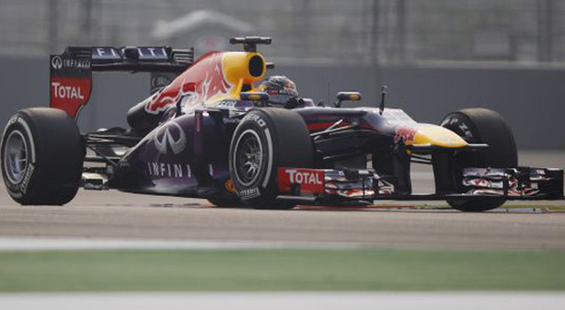La Red Bull di Sebastian Vettel scattata in testa al Gran Premio d'India