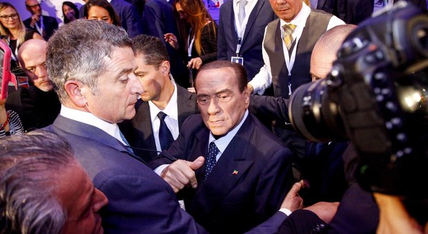 Berlusconi: «Manovra nemica di lavoro e imprese. Salvini molli i 5 stelle»