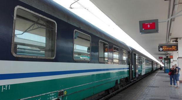 Intercity notte: il treno arriva nel Salento con quattro ore di ritardo