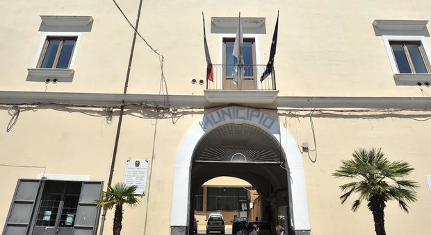 Case abusive a Casal di Principe, il sindaco frena sulle ruspe: «Rischio 6mila sfollati»