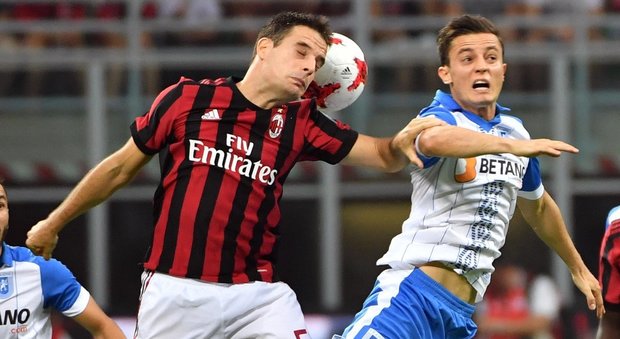 Milan-Craiova 2-0: Bonaventura e Cutrone regalano a Montella il biglietto per gli spareggi