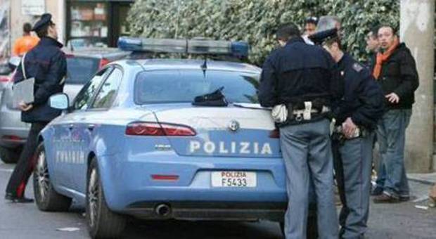 Trionfale, la polizia sventa rapina da 200.000 euro a gioielleria: due arresti