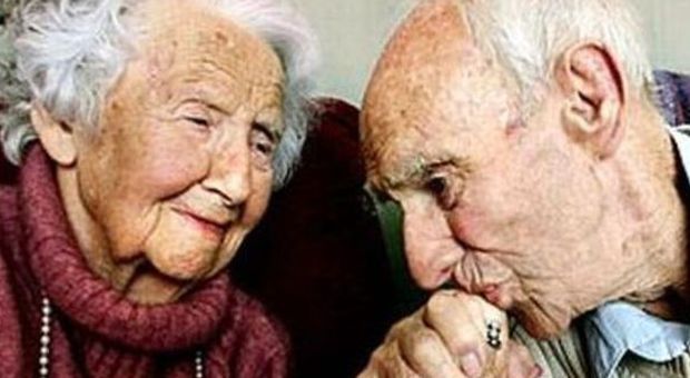 Sposati da 60 anni, vogliono morire insieme «Il futuro da soli non ha senso»
