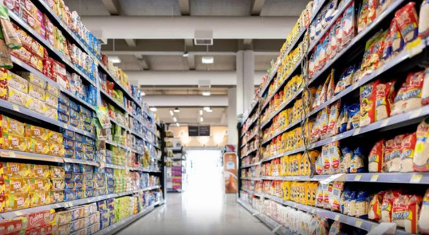 Il primo supermercato senza casse (né cassieri) arriva in Italia: ecco come faremo spesa nel futuro