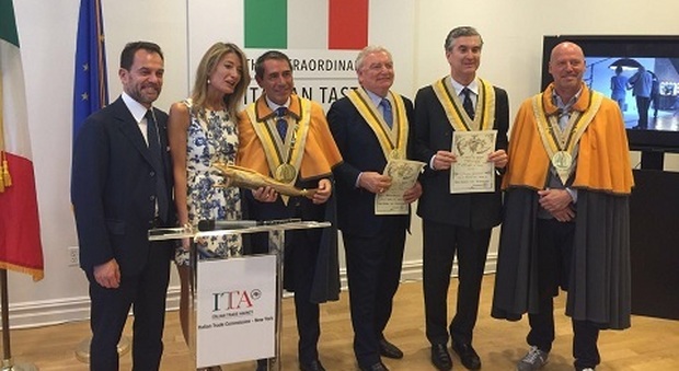 Da sinistra, Maurizio Forte, Alessandra Rotondi, Claudio Cegalin, Alberto Zamperla, Francesco Genuardi (console) e Antonio Chemello