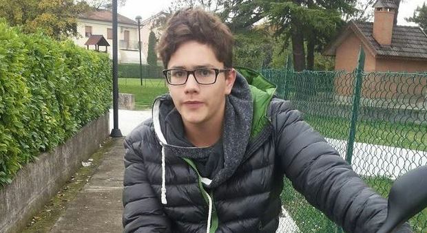 Massimo, 18 anni, morto nello schianto: viaggiava senza cinture