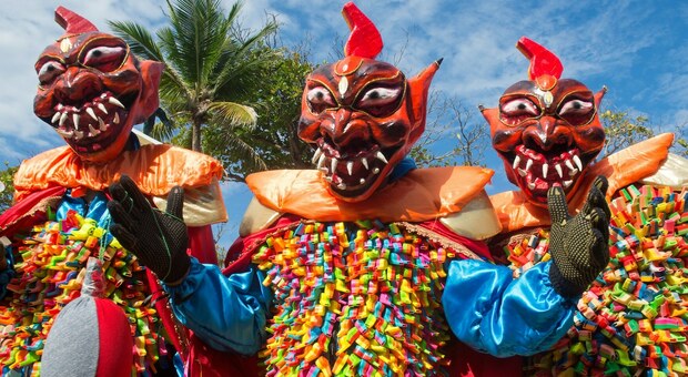I "diavoli zoppi" del Carnaval Dominicano