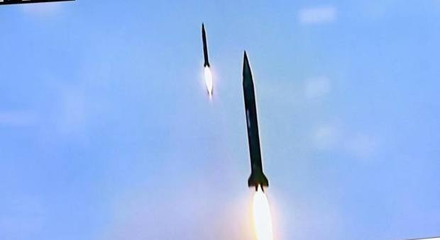 La Corea del Nord lancia un nuovo missile che sorvola Hollaido. "Gittata di 3.700 km"