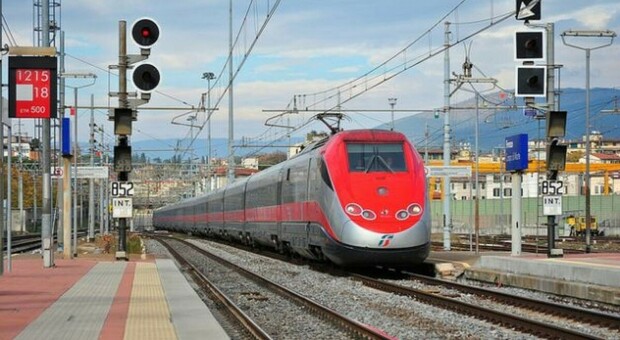 Sciopero nazionale Trenitalia il 14 aprile, rischio cancellazioni totali o parziali: «Impatto significativo». L'elenco dei treni garantiti