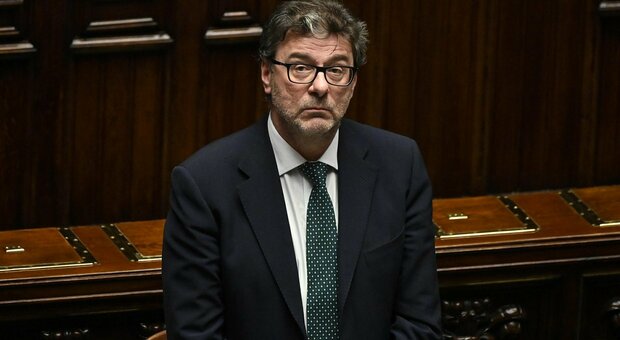 Juventus, il ministro Giorgetti: «Se colpevoli di falso in bilancio, bisogna sequestrargli lo stadio»
