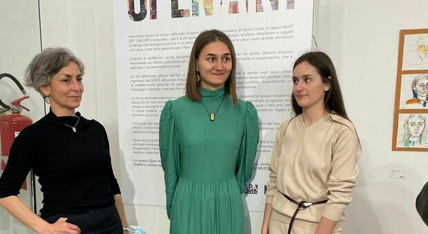Lecce, l'arte e la bellezza contro la guerra: due artiste russe e un'ucraina espongono nella sala Must Off Gallery