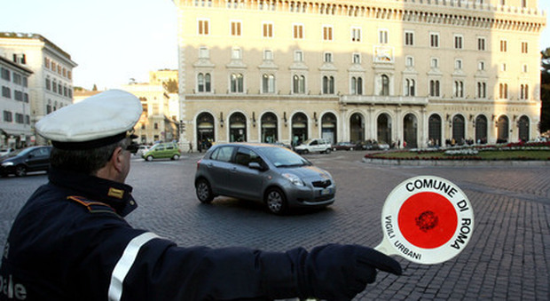 Roma, domenica ecologica: stop ad auto e moto, il blocco finirà 30 minuti prima per la partita all'Olimpico
