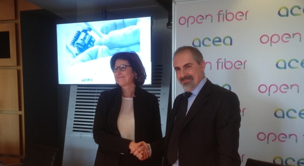 Roma, accordo Acea-Open Fiber per banda ultra larga: entro il 2023 cablate un milione 200 mila case