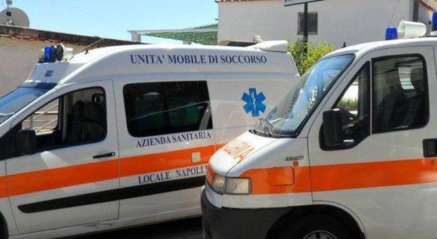 Capri, ambulanza scivola su macchia d'olio all'ospedale Capilupi