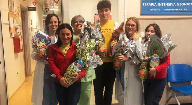 I Pagliacci donano uova di di cioccolato ai bambini ricoverati all'ospedale di Terni