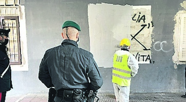 Minacce al consigliere regionale Borrelli dopo la rimozione del murales a Ponticelli