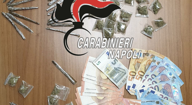 Scampia, i carabinieri arrestano pusher 35enne
