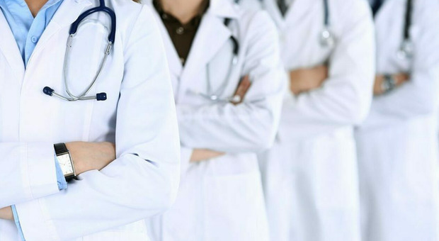 Il nuovo contratto dei medici è appena stato firmato: 289 euro al mese in più per circa 130mila camici bianchi