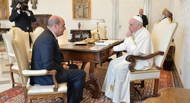 Roma, Zingaretti e Raggi accolti in udienza da Papa Francesco