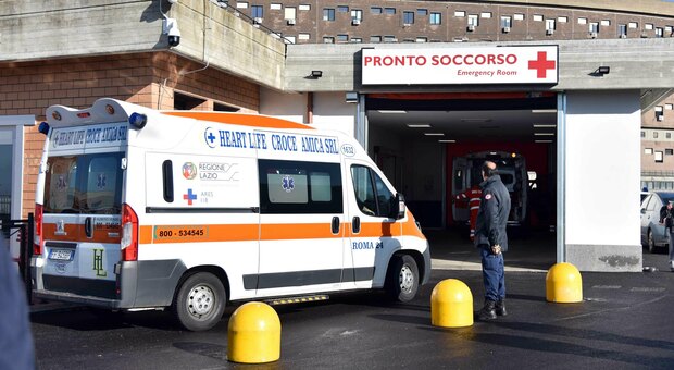 Influenza e Covid, pronto soccorso sotto attacco: a Viterbo oltre 100 accessi in un giorno