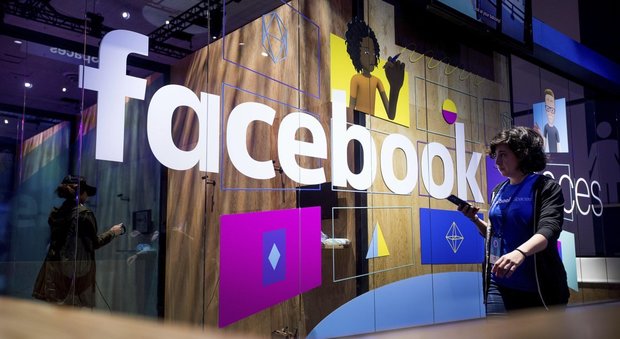 Facebook lancia «Spaces»: Zuckerberg presenta l'app per la realtà aumentata