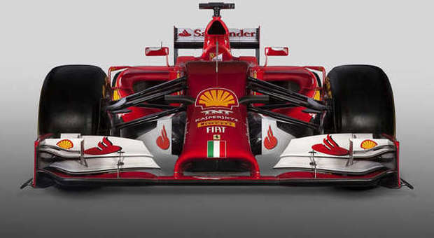 L'originale musetto basso della nuova Ferrari F14-T