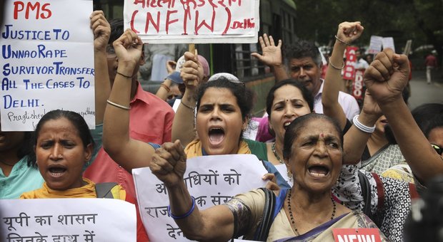 Proteste contro gli stupri in India (foto Ap)