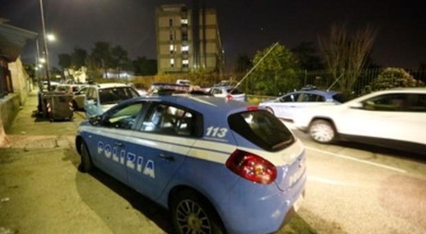 Centro storico di Napoli, denunciato 42enne senegalese: ha aggredito i poliziotti
