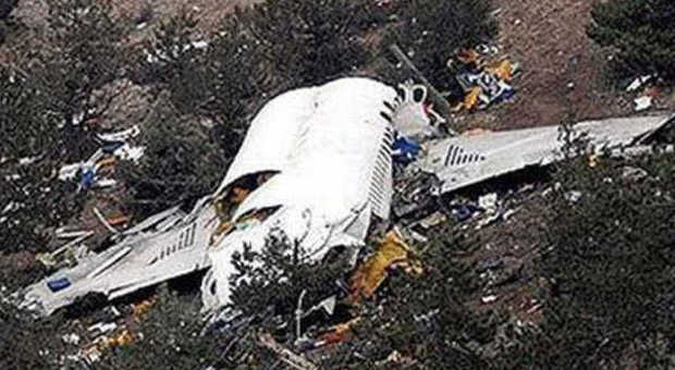 Disastro Germanwings, danni morali: la compagnia non risarcirà i familiari dell'equipaggio