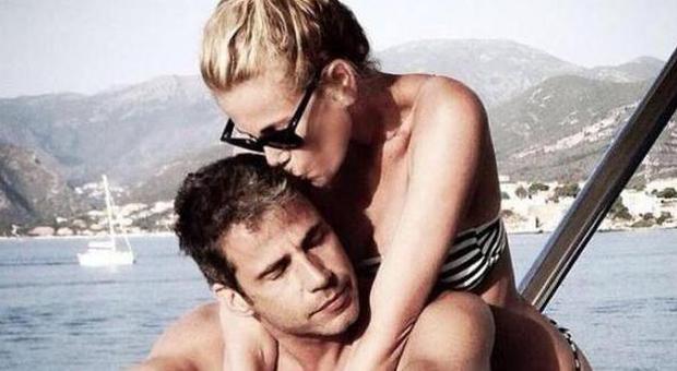 Alessia Marcuzzi in love, vacanza romantica col fidanzato Paolo Calabresi