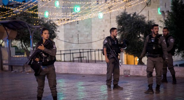 Attentati a Gerusalemme, Israele annulla 25mila permessi per il Ramadan