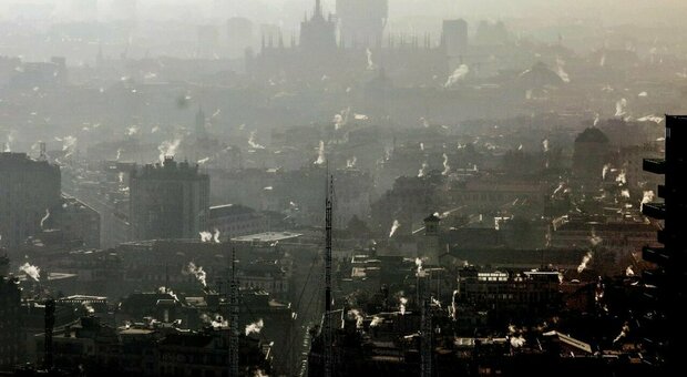 Smog, è allarme: In Italia ogni abitante dispone in città di appena 33,8 metri quadrati di verde