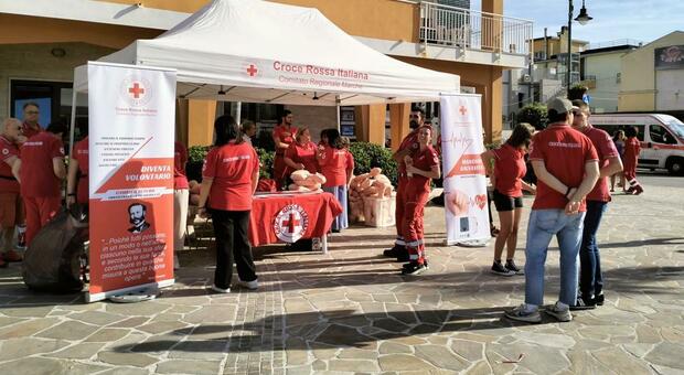 La Croce Rossa in piazza a Marcelli per le "manovre salvavita": un nuovo appuntamento