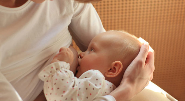 Parto naturale e allattamento al seno riducono rischio allergie dei bambini