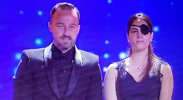 Jessica Notaro a Miss Italia canta "Gracias a la vida": commozione e standing ovation