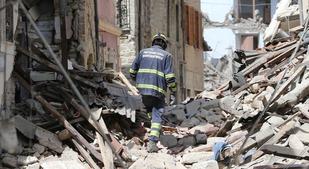 Case popolari crollate ad Amatrice con 18 morti: primi cinque indagati