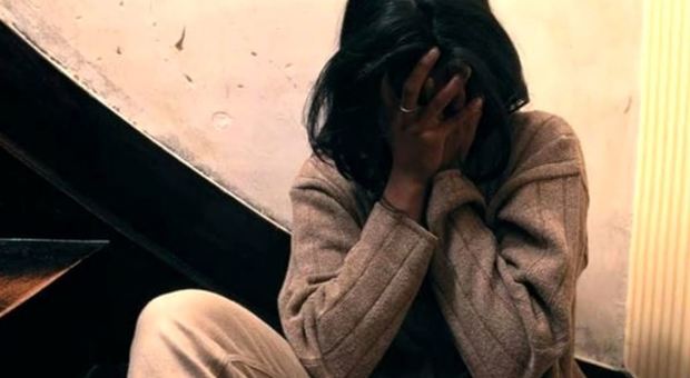 Ragazza cieca di 15 anni violentata a scuola da due insegnanti in pochi giorni