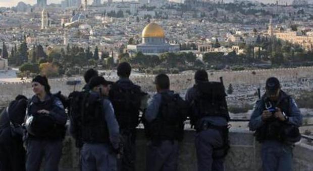 Israele, scontri sulla Spianata delle moschee, il sito chiude e poi riapre