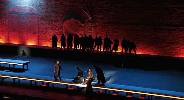 Il Macerata Opera Festival cerca cinque uomini per Il Trovatore