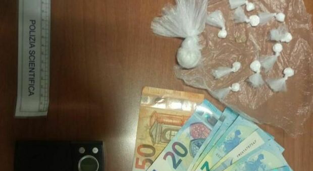 Droga e soldi nascosti negli slip: arrestato 35enne nel Salento
