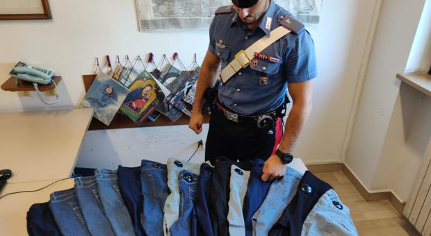 Falconara, il ladro rom in bicicletta inseguito e arrestato dai carabinieri