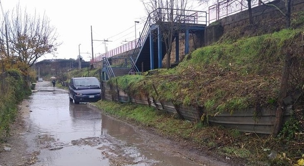 Bomba d'acqua su Napoli: off limits la rampa di accesso alla stazione della Circumflegrea