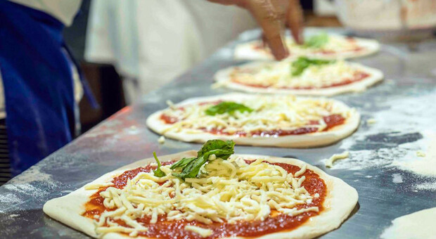 Ecco quali sono le migliori pizzerie: in classifica tre locali in Puglia