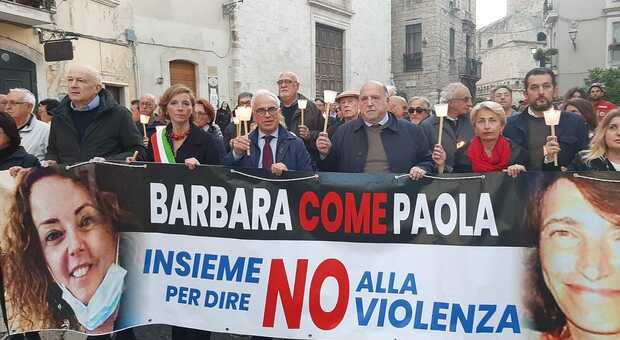 Psichiatra uccisa, una fiaccolata a Bari ricorda Barbara Capovani e Paola Labriola