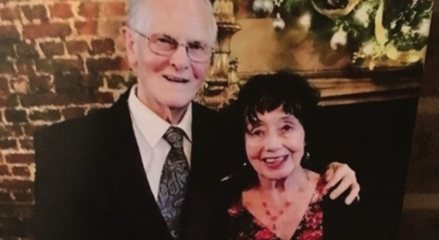 Gran Bretagna, marito e moglie muoiono a poche ore di distanza dopo aver passato quasi 65 anni insieme