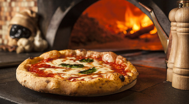 Pizza Napoletana, una webschool sui segreti dell'impasto con l'Associazione Verace Pizza Napoletana