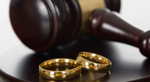 Divorzio, Cassazione: «Assegno su principi di pari dignità e solidarietà»