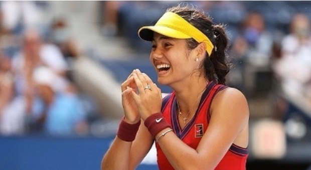 UK, effetto Emma Raducanu: tutti pazzi per la 18enne vincitrice degli US Open